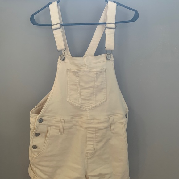Old navy Pants - White overall shorts